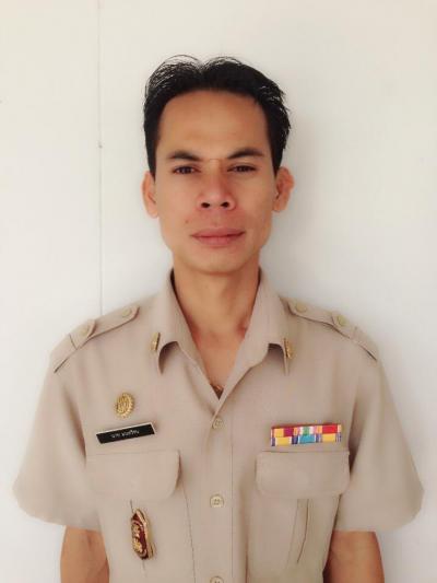 นายนาท มนตรีชน